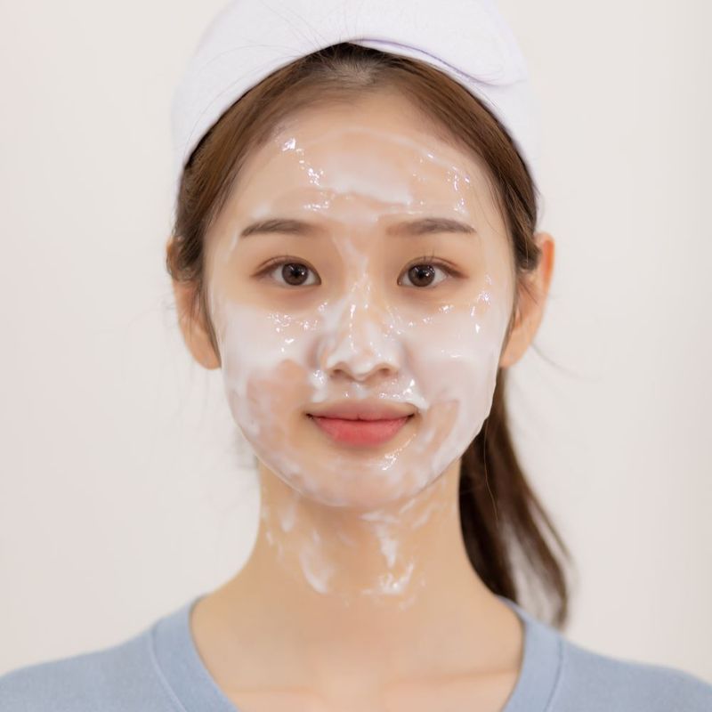 Kocostar-T1-Collagen-Cream_Model-13