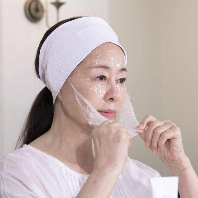T1-Collagen-Cream_Face--7-_Take-off