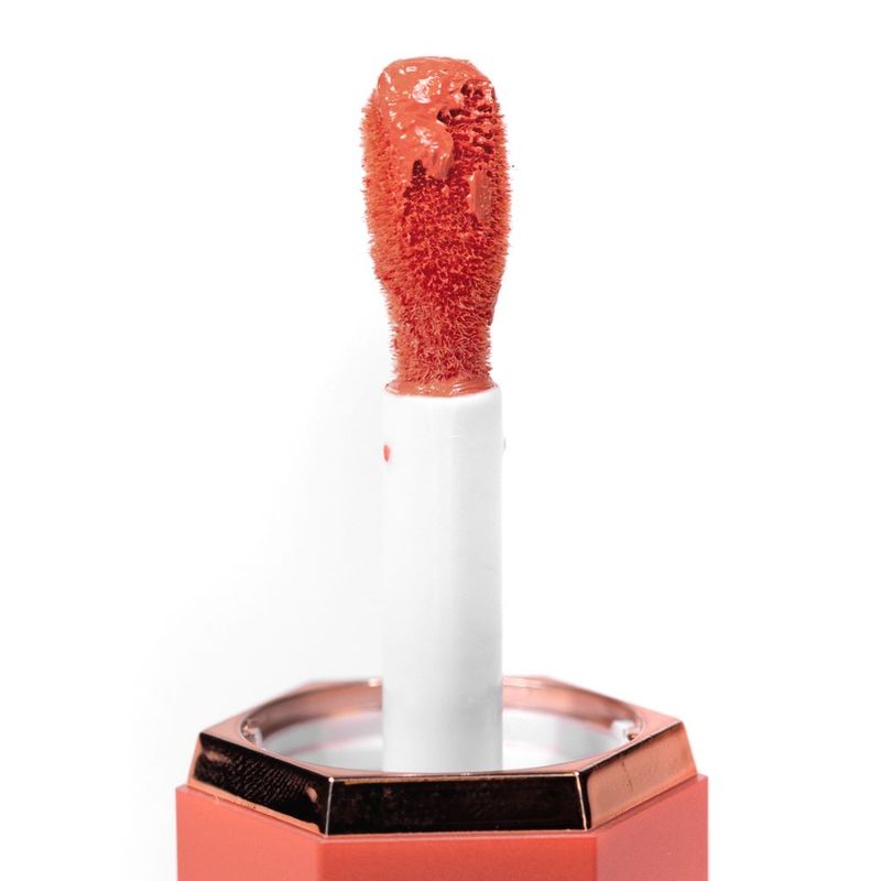 LIB01-sunny-coral-liquid-blush-4-closeup-tip