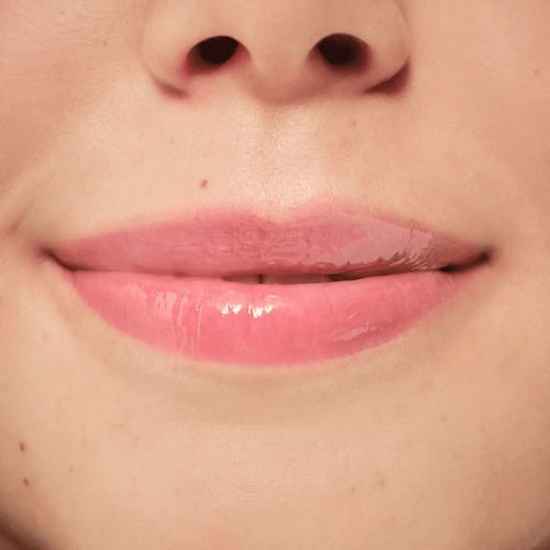 Brillo Labial Essence Hydra Kiss Up de Disney Pixar